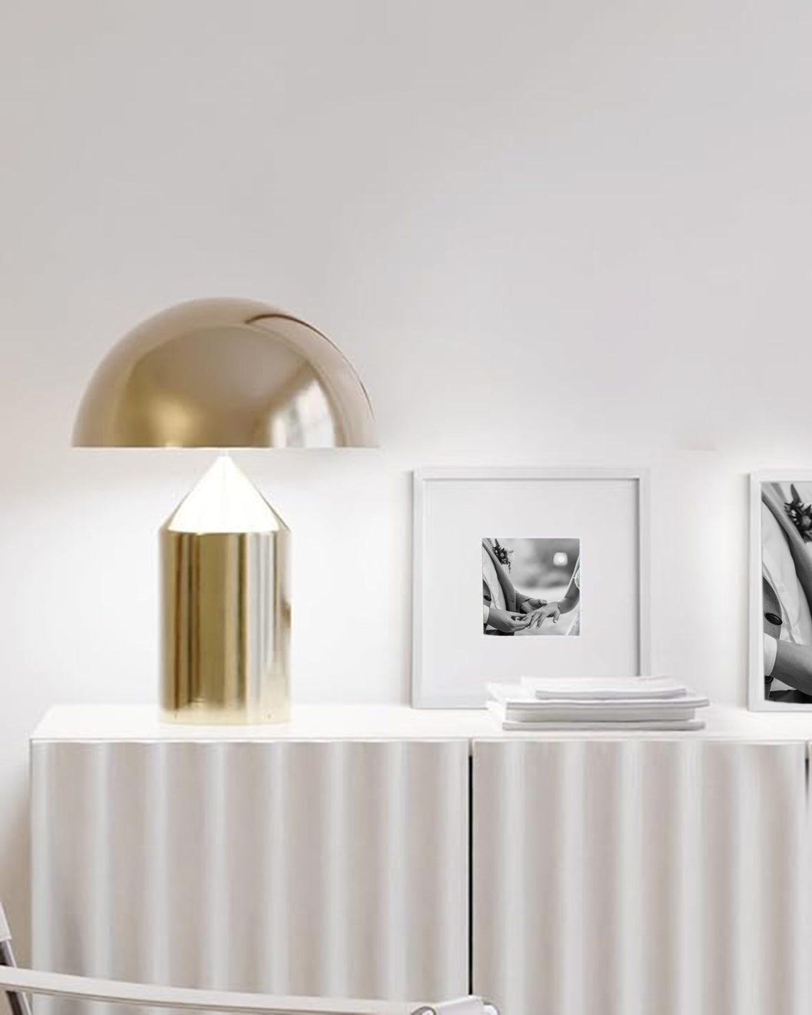 8x8 White Metal Frame + Photo